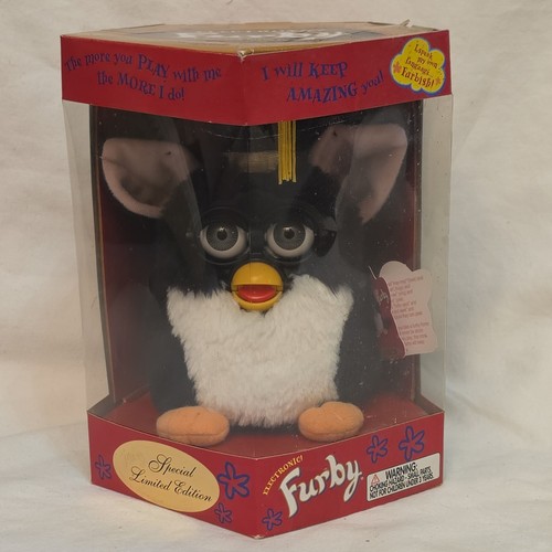 Giocattolo furby laurea - giocattolo,