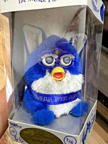 Vintage 1999 millennium - millennium, furby